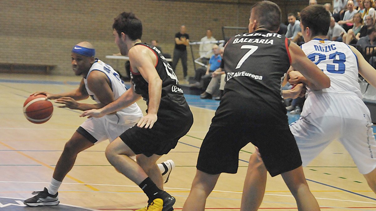 Vitória apertada do CB Prat em Santfeliu por 65-66