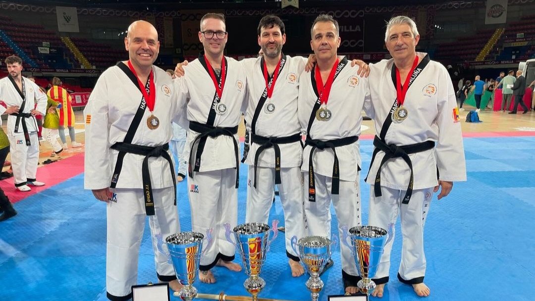 Praten Hapkido triunfa com seis medalhas nos Campeonatos Mundial e Espanhol em Sevilha